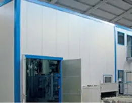 ブリックマシン用の電動リモートドアシステムの機能は何ですか？